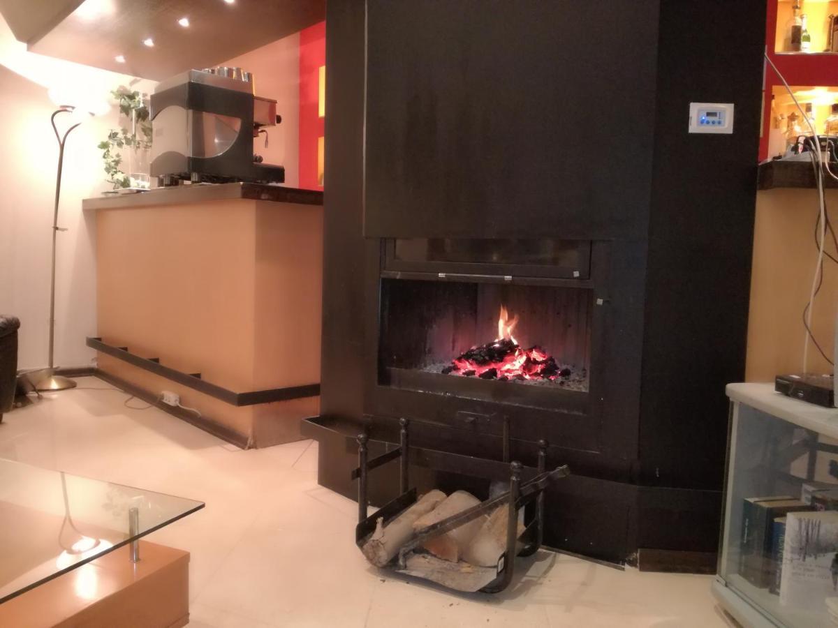 Four Seasons Hotel Trílofon Zewnętrze zdjęcie