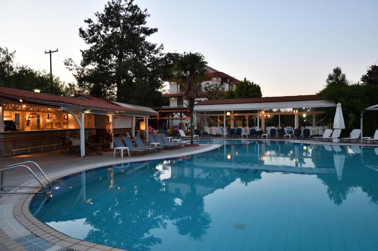 Four Seasons Hotel Trílofon Zewnętrze zdjęcie