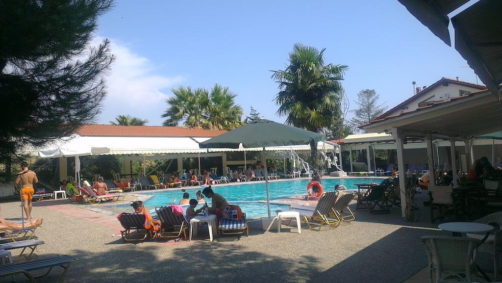 Four Seasons Hotel Trílofon Zewnętrze zdjęcie